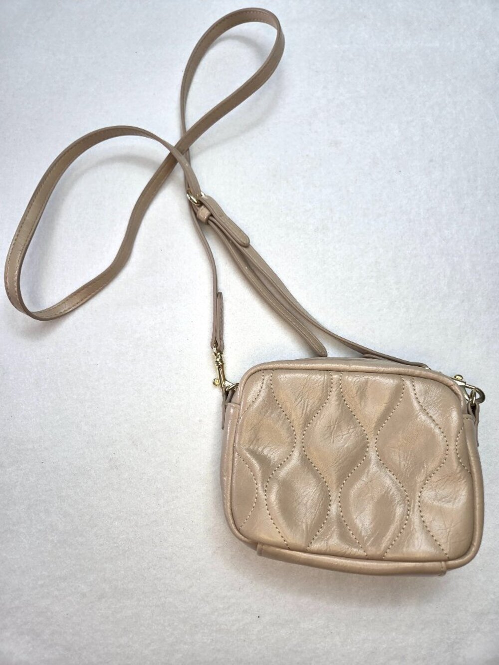 Universal Thread Quilted Tan Camera Crossbody Zip Bag Purse